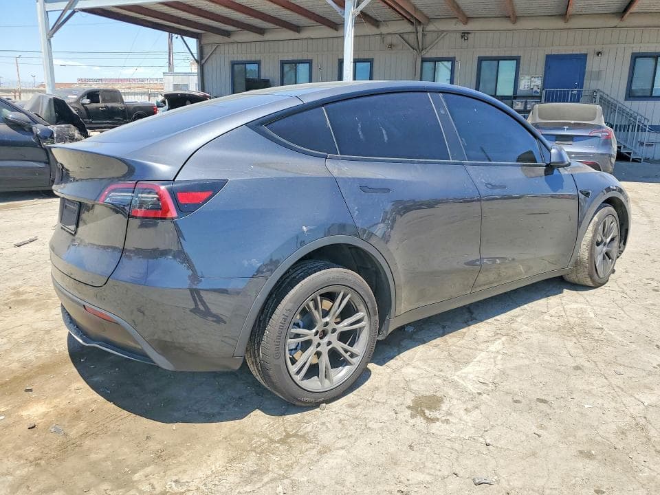 2025 TESLA MODEL Y 3