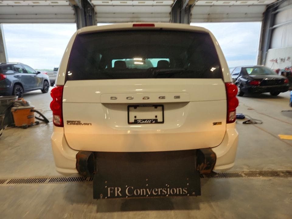 2017 DODGE GRAND CARAVAN SE 6