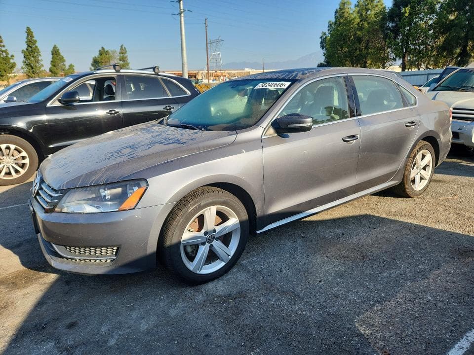 2013 VOLKSWAGEN PASSAT - 1