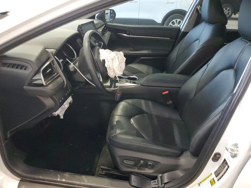 2022 TOYOTA CAMRY XLE 7