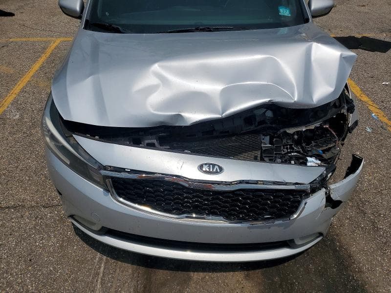 2017 KIA FORTE EX 11
