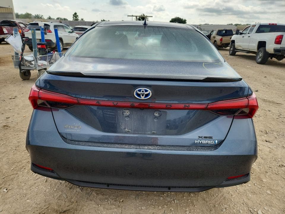 2019 TOYOTA AVALON HYBRID XSE 6