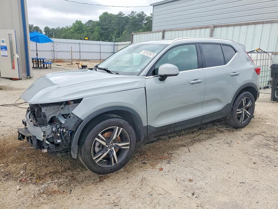 2025 VOLVO XC40 CORE - 1