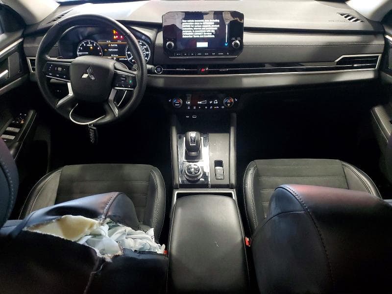 2024 MITSUBISHI OUTLANDER SE 8