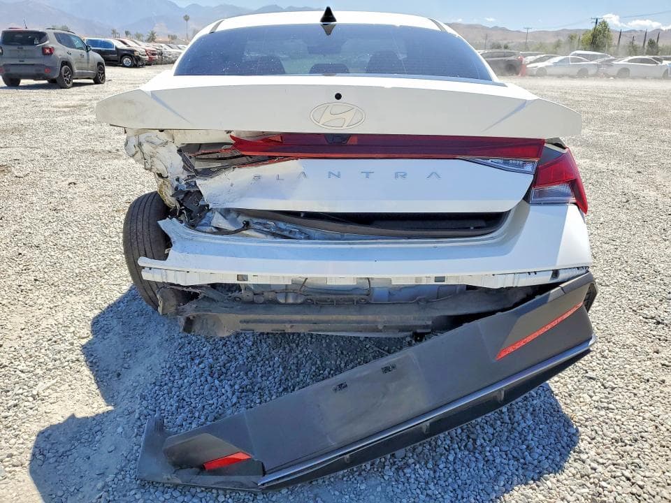 2024 HYUNDAI ELANTRA SEL 6