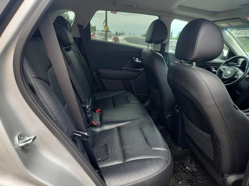 2017 KIA NIRO EX TOURING 10