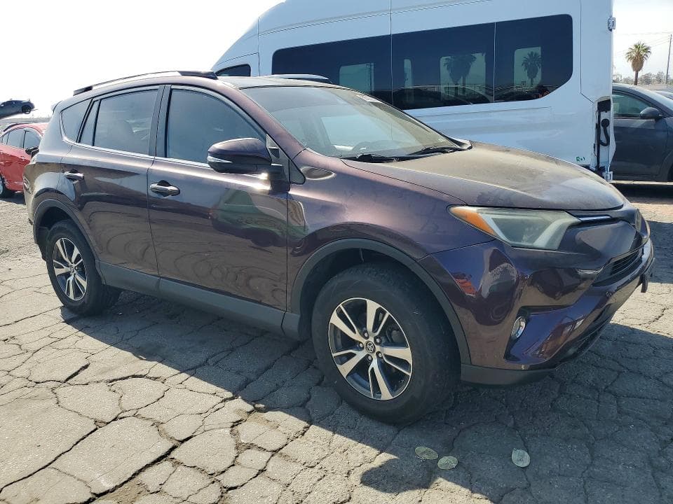 2017 TOYOTA RAV4 XLE 4