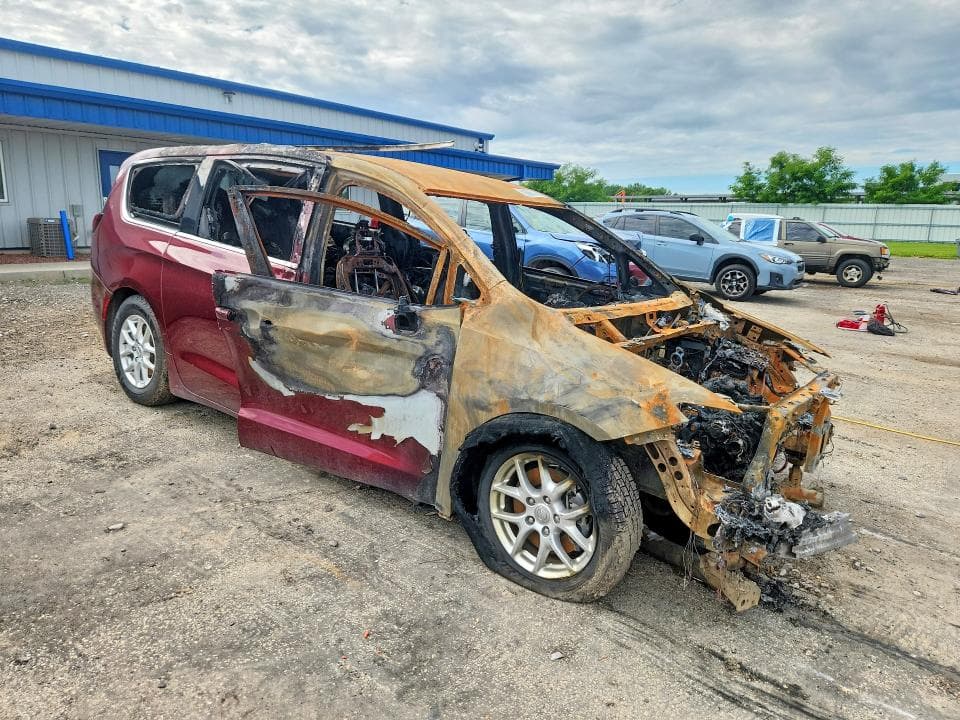 2020 CHRYSLER PACIFICA TOURING 4