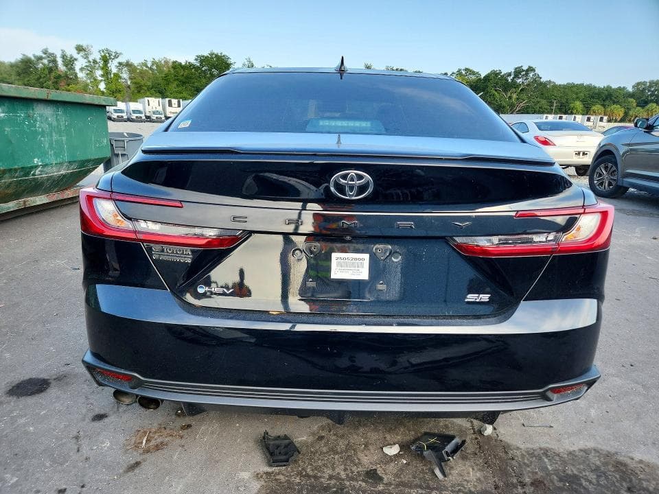 2025 TOYOTA CAMRY SE 6