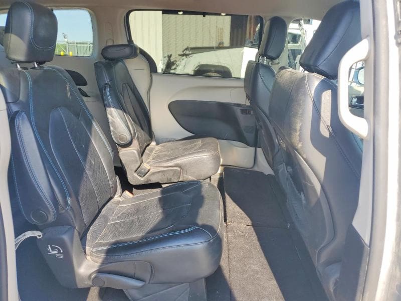 2021 CHRYSLER PACIFICA TOURING L 11