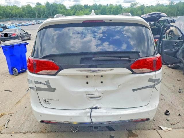 2020 CHRYSLER PACIFICA TOURING L 6