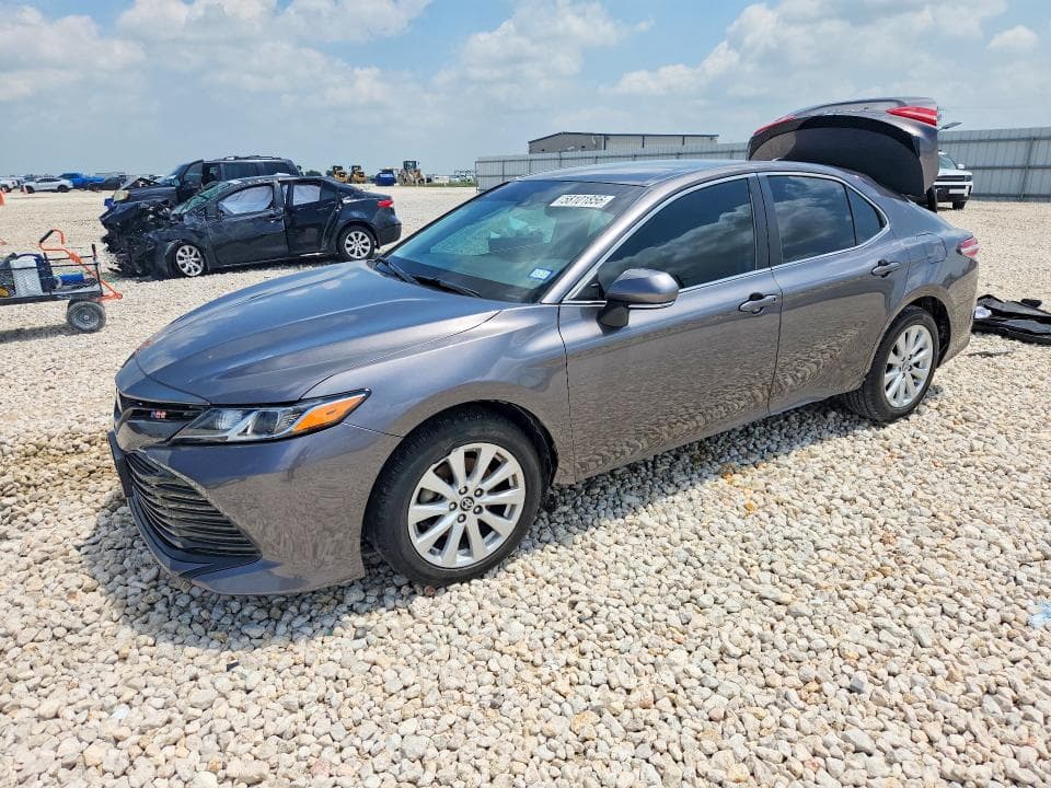 2019 TOYOTA CAMRY LE - 1