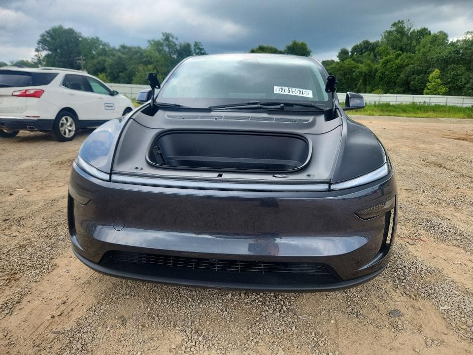 2026 TESLA MODEL Y 5