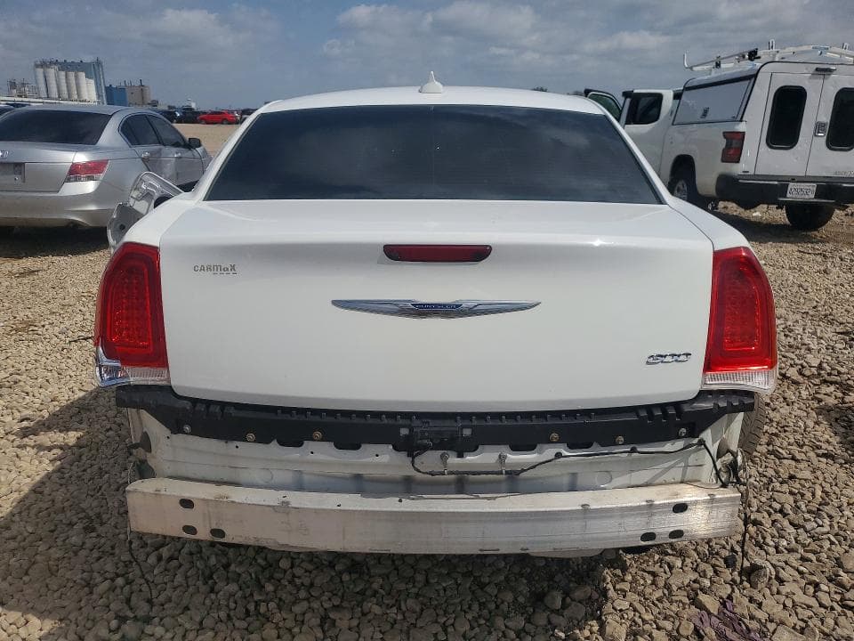 2018 CHRYSLER 300 LIMITED 6