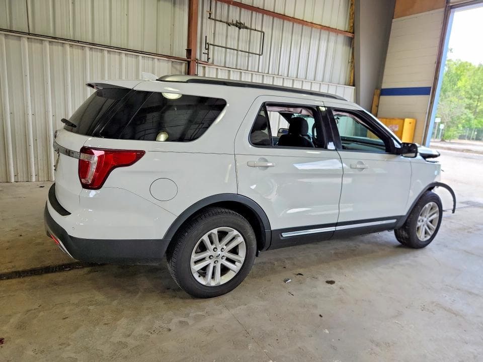 2017 FORD EXPLORER XLT 3