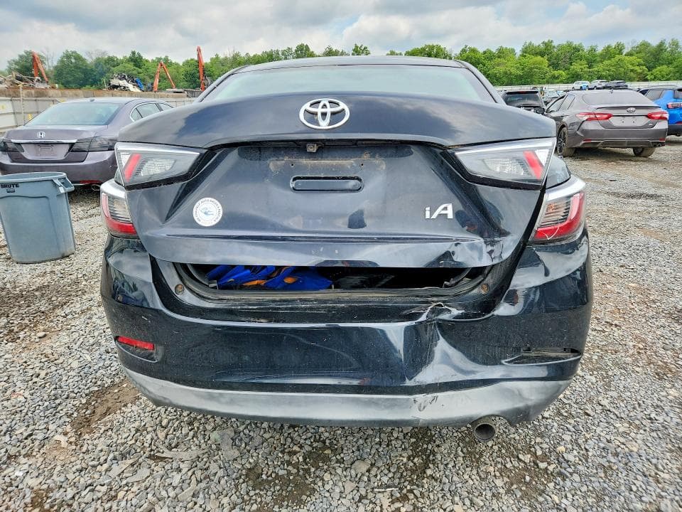 2017 TOYOTA YARIS IA BASE 6
