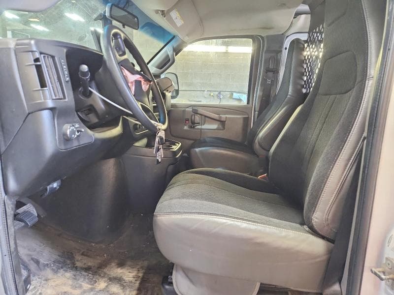 2022 GMC SAVANA 7