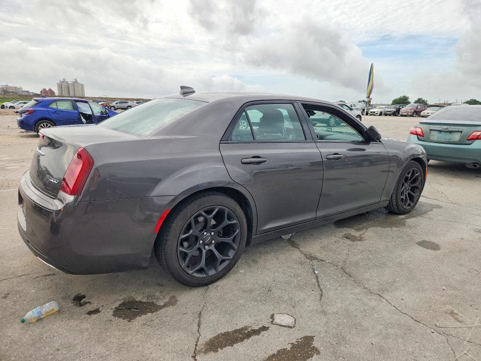 2019 CHRYSLER 300 TOURING 3