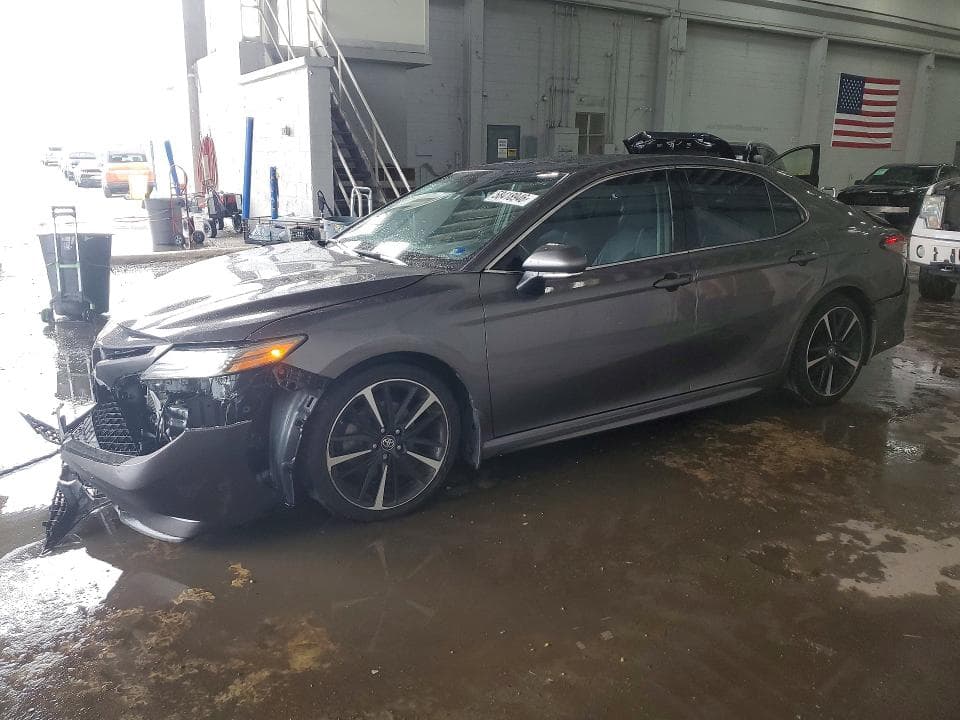 2019 TOYOTA CAMRY XSE - 1