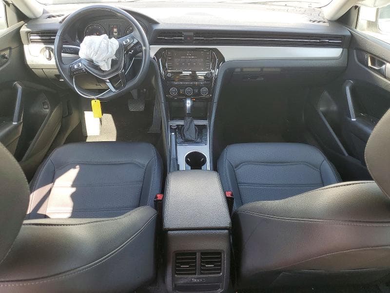 2021 VOLKSWAGEN PASSAT SE 8
