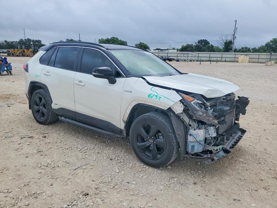 2019 TOYOTA RAV4 XSE 4