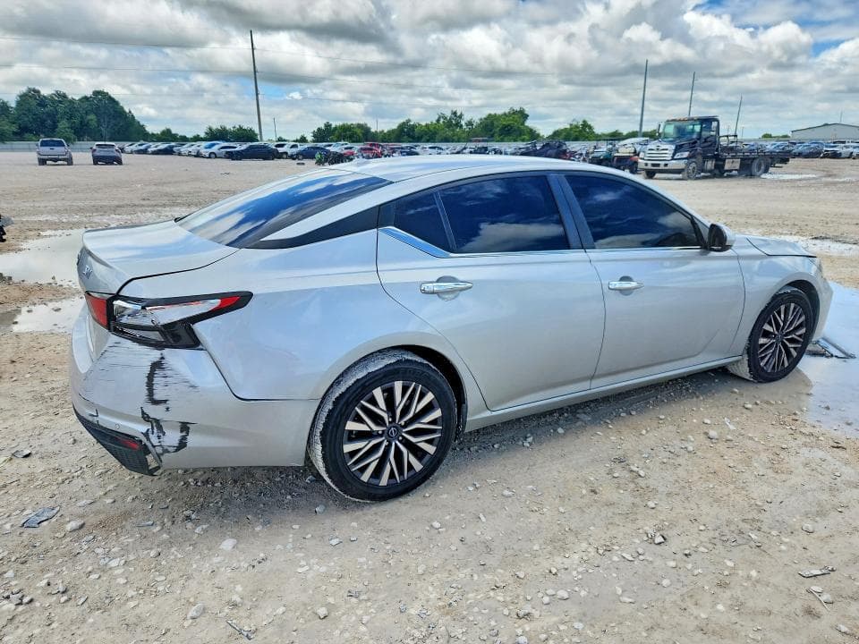 2023 NISSAN ALTIMA SV 3