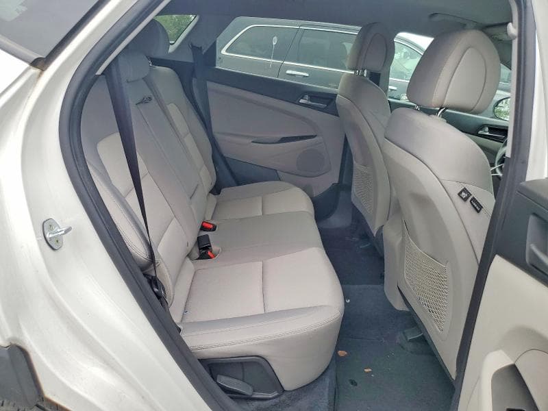 2017 HYUNDAI TUCSON SE 11