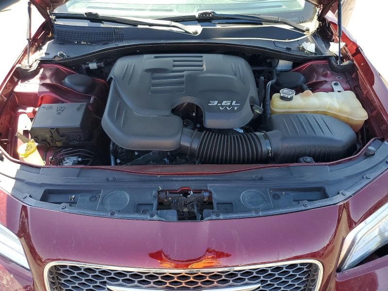 2019 CHRYSLER 300 LIMITED 11