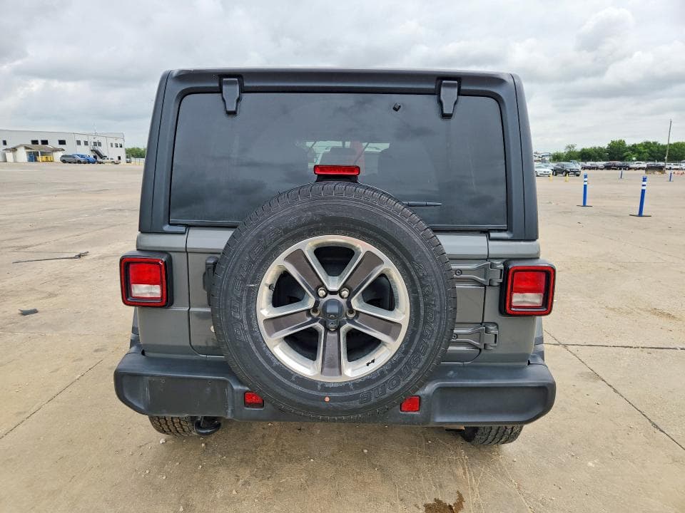 2020 JEEP WRANGLER UNLIMITED SAHARA 6