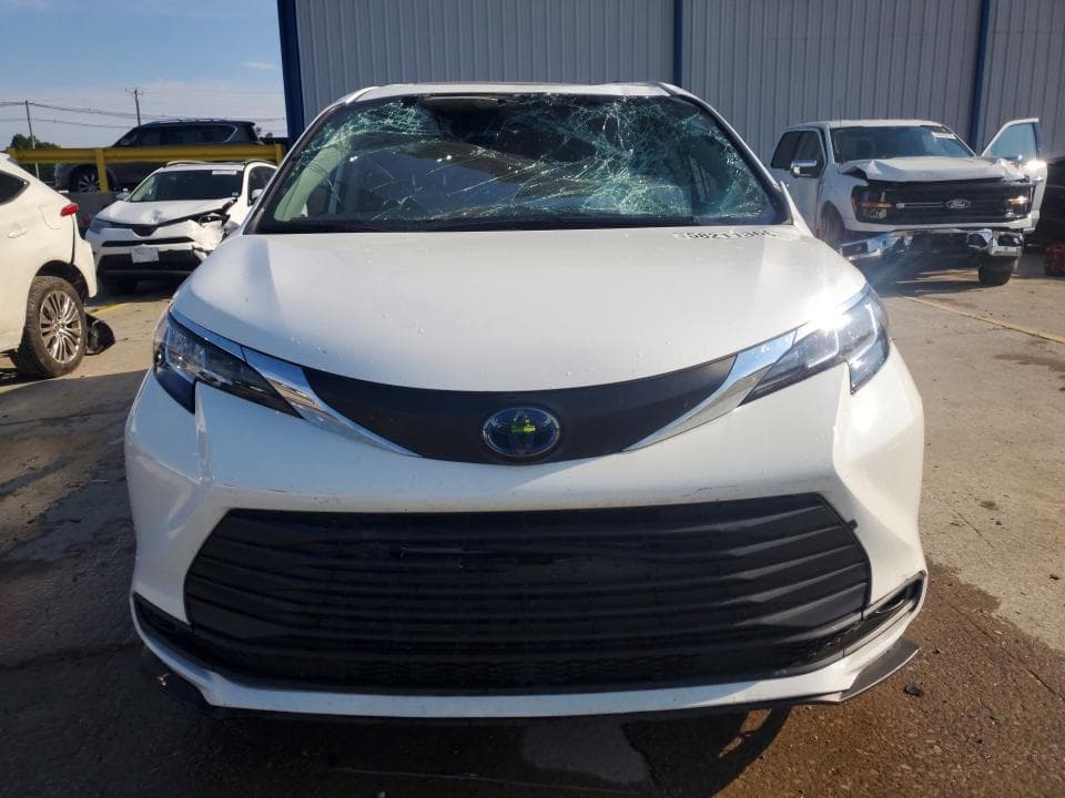 2021 TOYOTA SIENNA LE 5