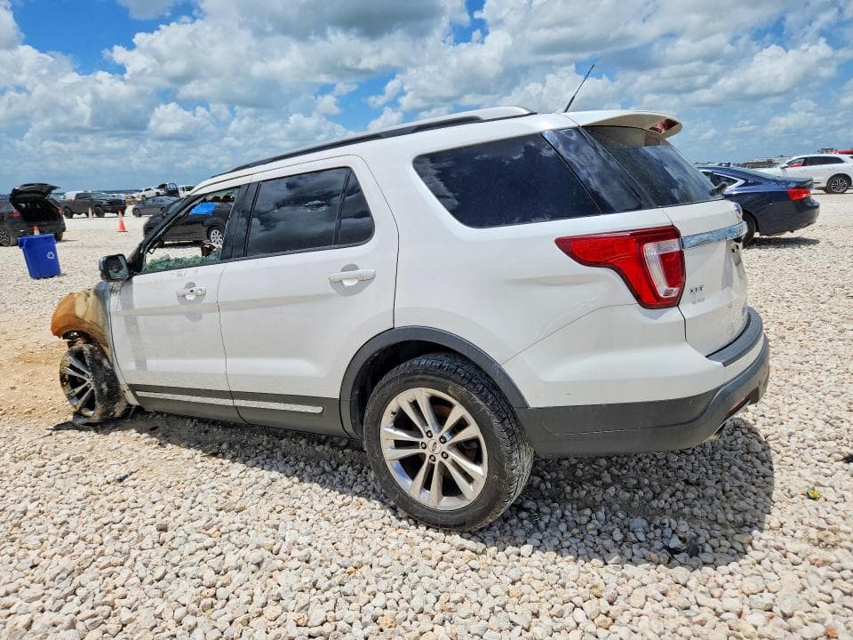 2019 FORD EXPLORER XLT 2