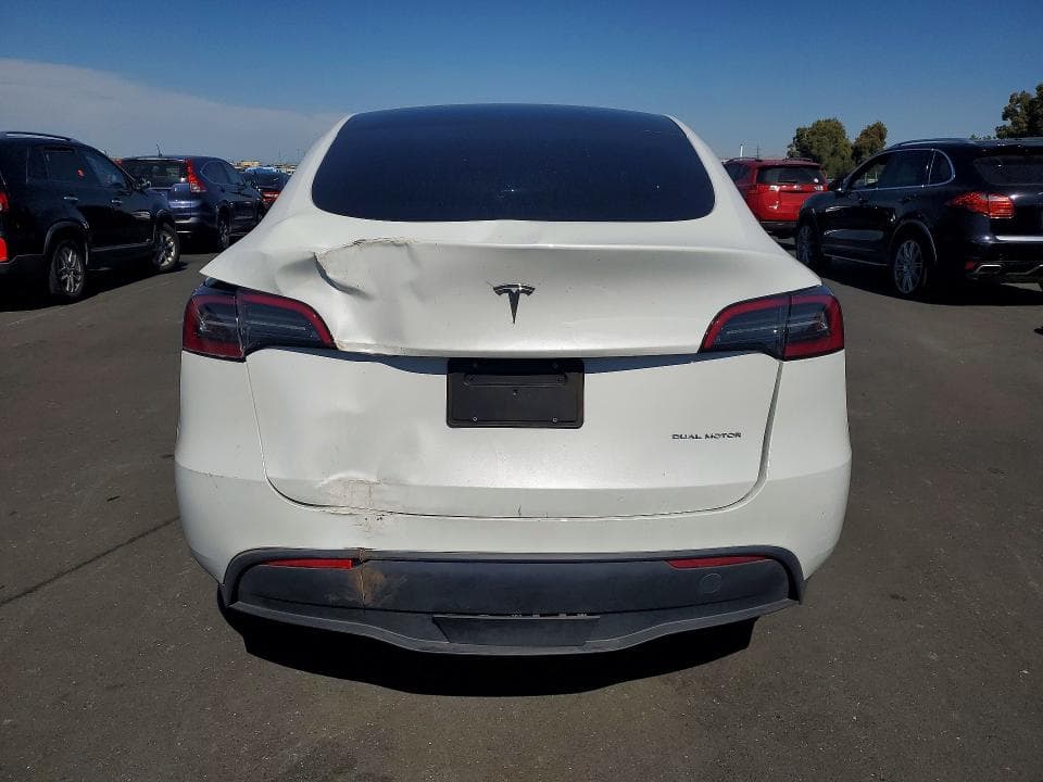 2023 TESLA MODEL Y 6