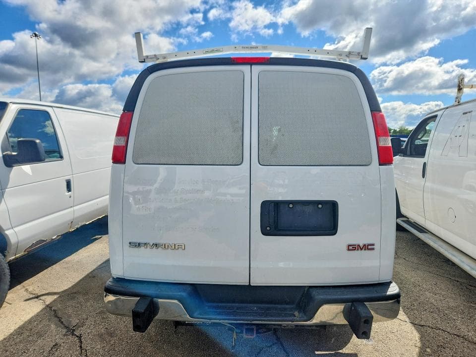 2017 GMC SAVANA G2500 6