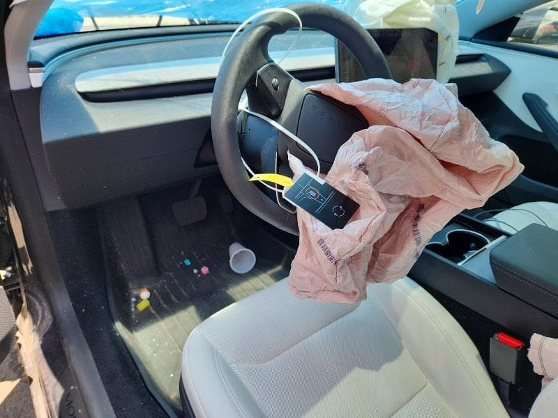 2025 TESLA MODEL 3 8