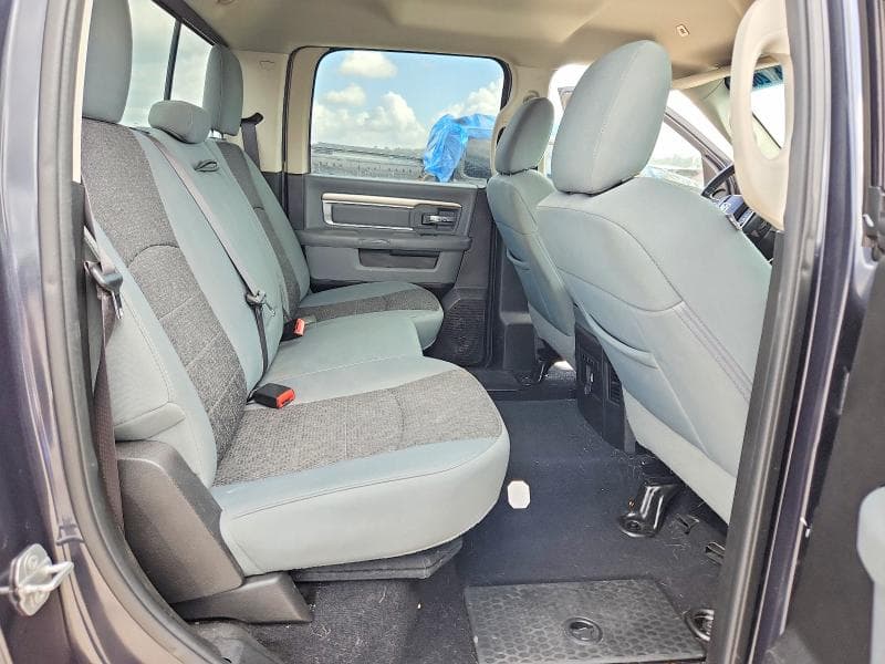2019 RAM 1500 CLASSIC SLT 10