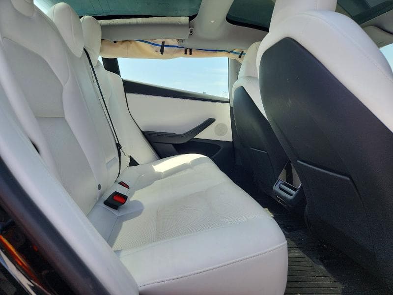 2025 TESLA MODEL 3 10