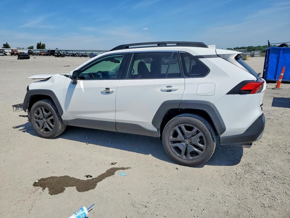 2024 TOYOTA RAV4 ADVENTURE 2