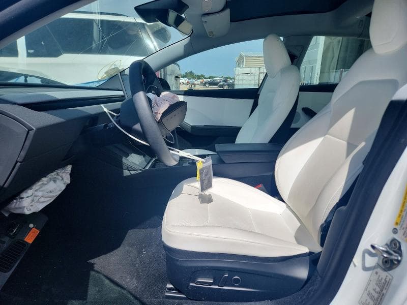 2025 TESLA MODEL 3 7
