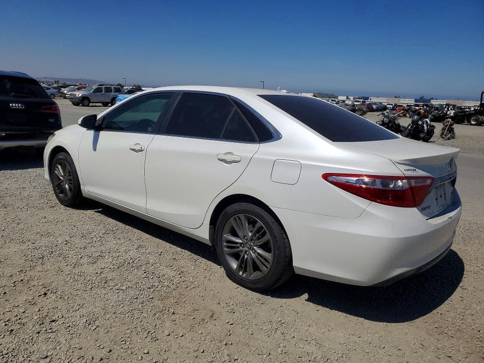 2017 TOYOTA CAMRY SE 2
