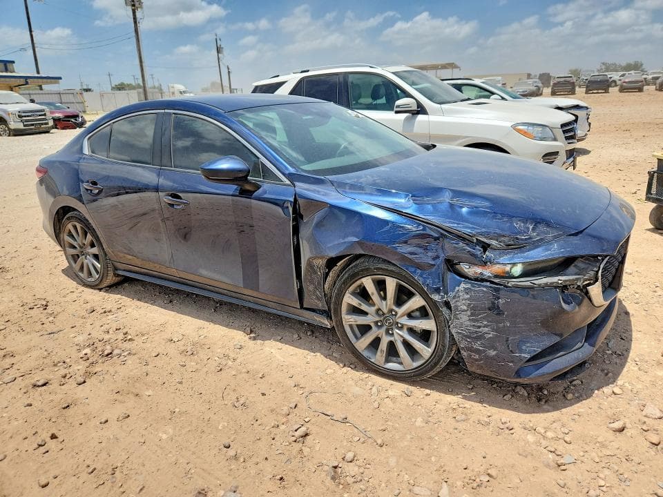 2022 MAZDA 3 SELECT 4