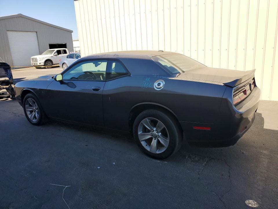 2022 DODGE CHALLENGER SXT 2