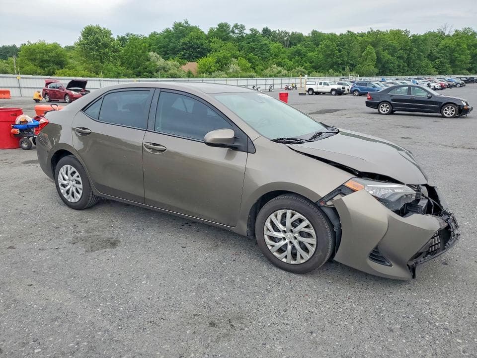 2017 TOYOTA COROLLA LE 4