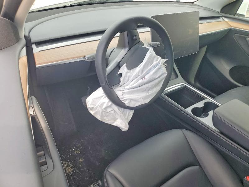 2023 TESLA MODEL Y 8