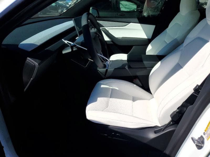2026 TESLA MODEL Y 7