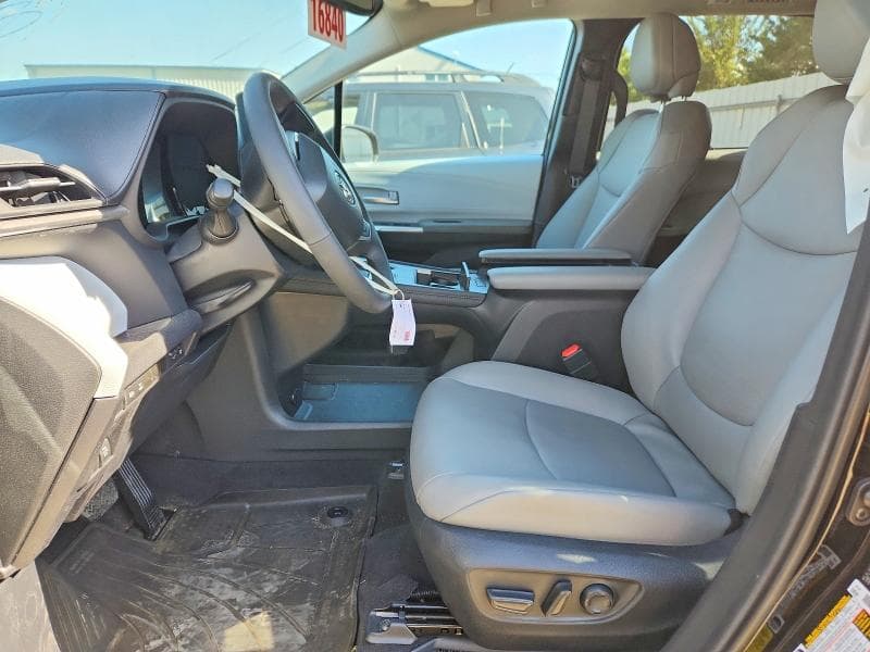 2026 TOYOTA SIENNA XLE 8-PASSENGER 7