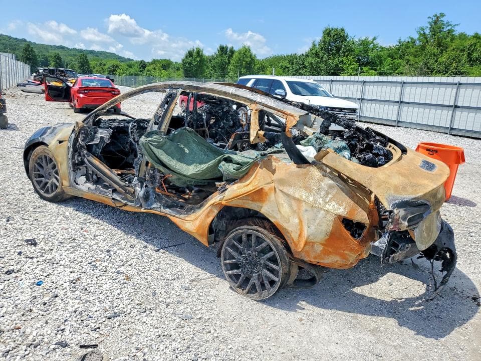2025 TESLA MODEL 3 2