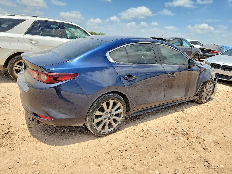 2022 MAZDA 3 SELECT 3