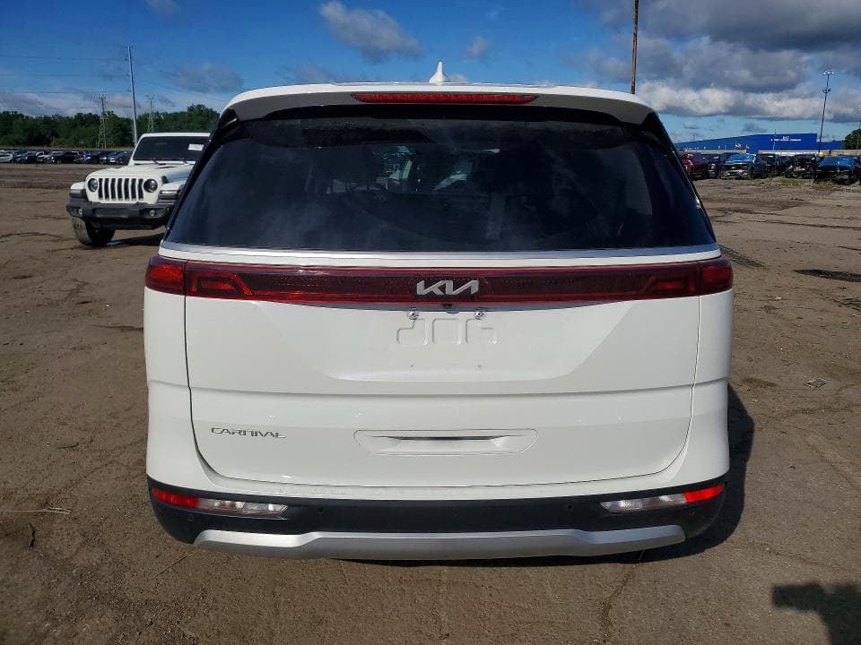 2024 KIA CARNIVAL LX 6