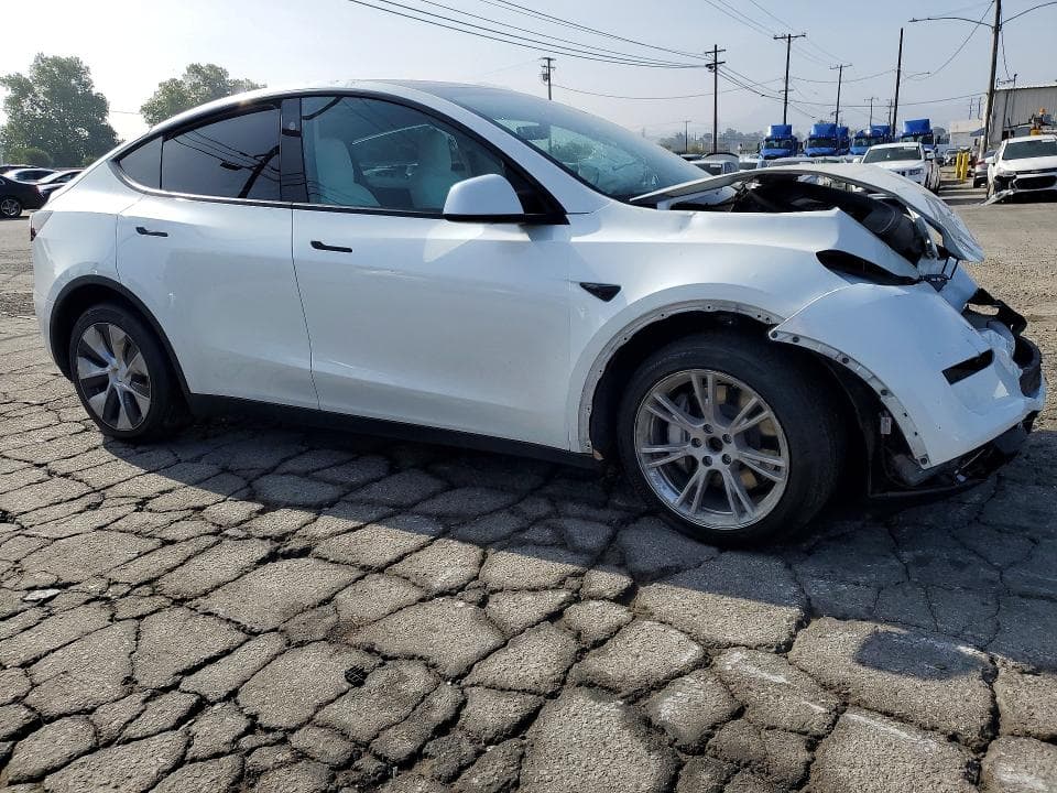 2023 TESLA MODEL Y 4