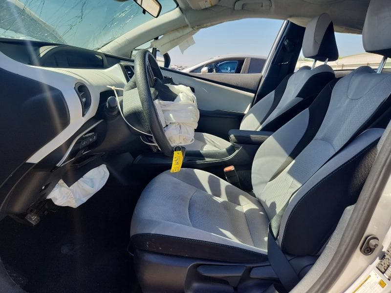 2022 TOYOTA PRIUS LE 7